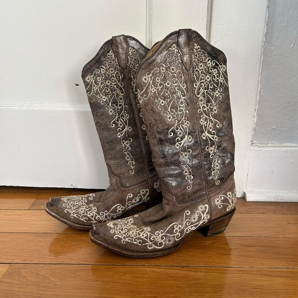 Brown Embroidered Western cowboy Boots